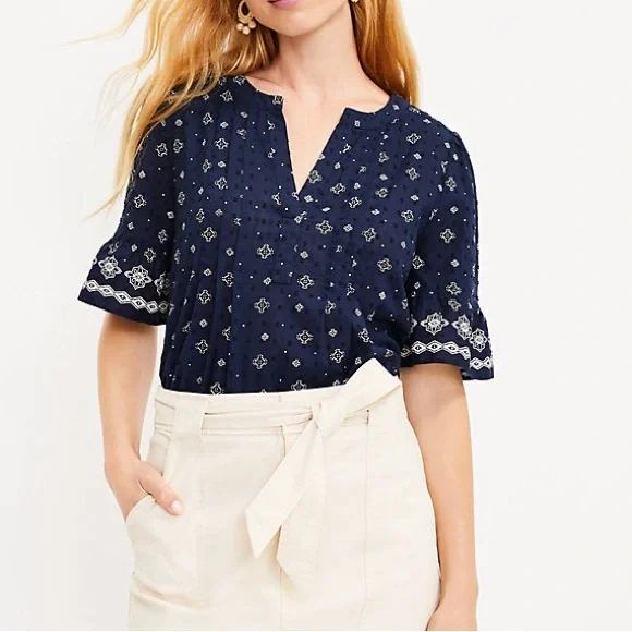 LOFT Women’s Geo Pleated Flounce Cuff Top-Size Medium Petite - Picture 1 of 8